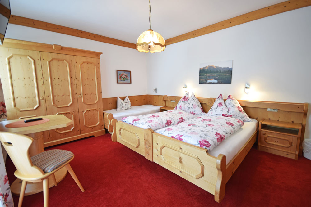Zimmer in der Pension Lachmayer zimmer-vorschau.jpg